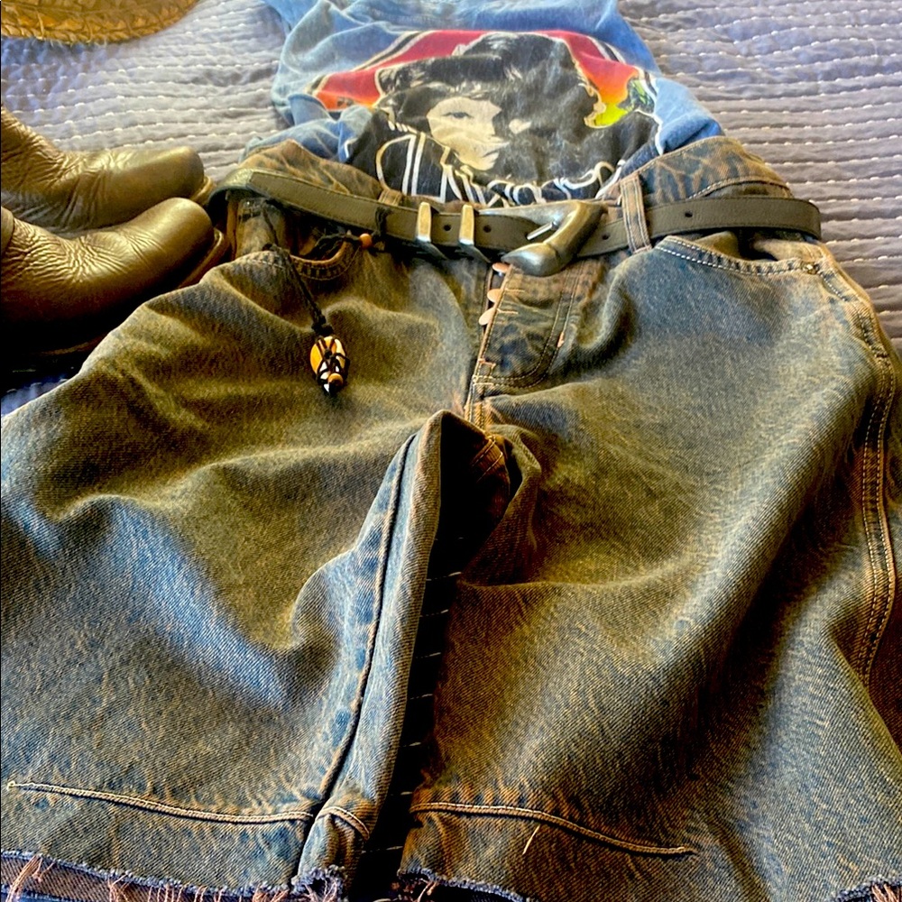 We The Free! RARE barrel shorts! 🌵